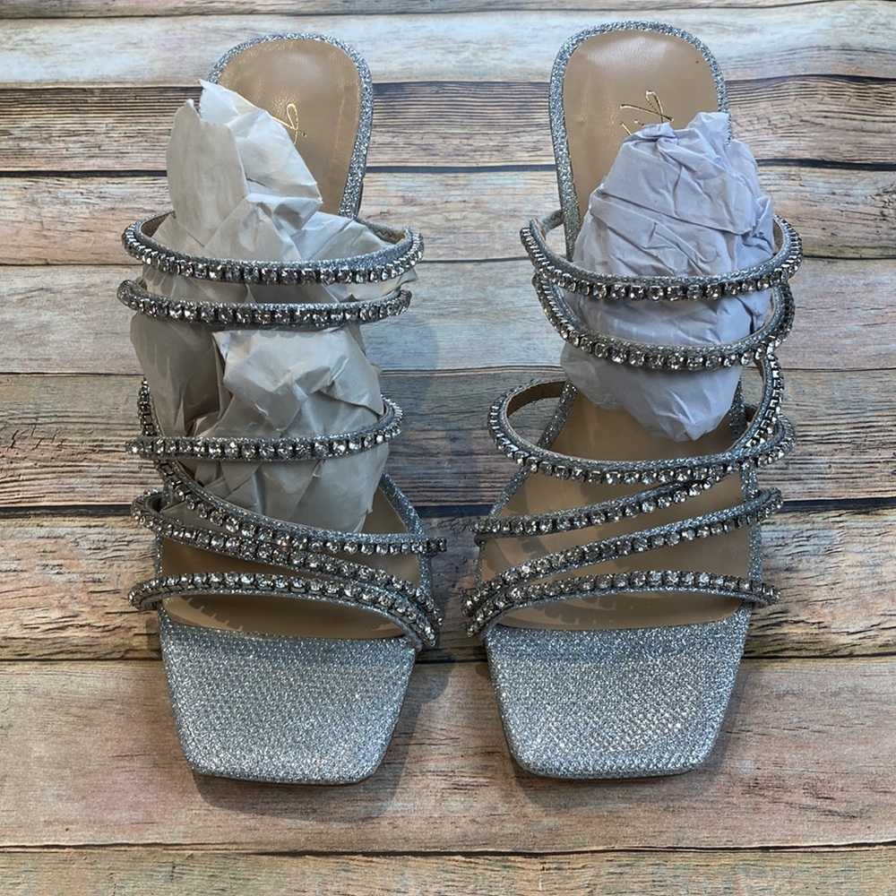 Thalia Sodi Dahlia Embellished Dress Sandals Silver NWT - Picture 2 of 6
